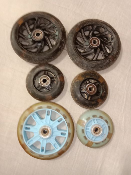 Продам колёса от детского самоката.