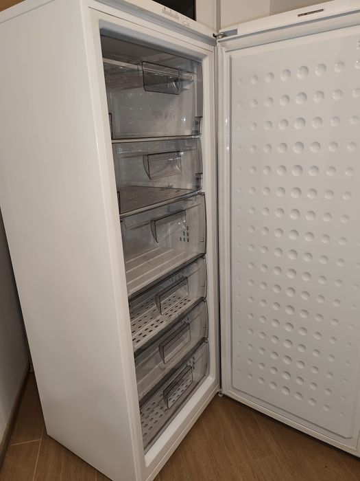 Congelator vertical Arctic