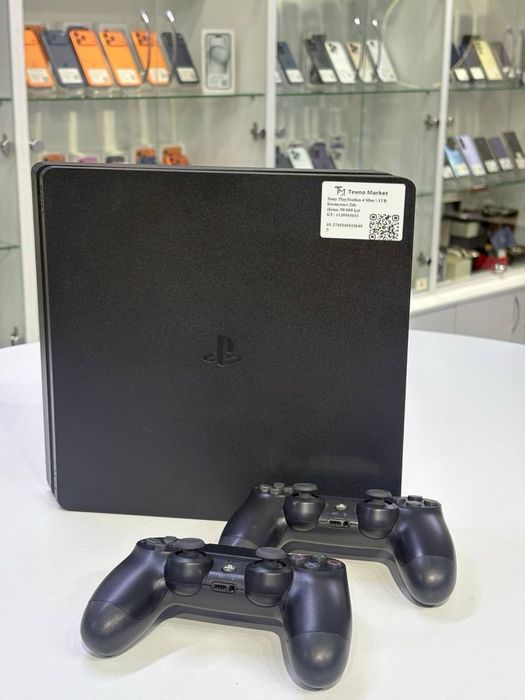Sony PlayStation 4 slim / 1 TB в отличном состояний