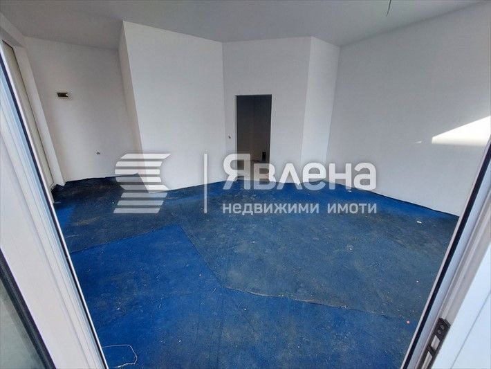 Продава се Магазин в Поморие - 46 кв.м за 1087 €/кв.м - Снимка #2