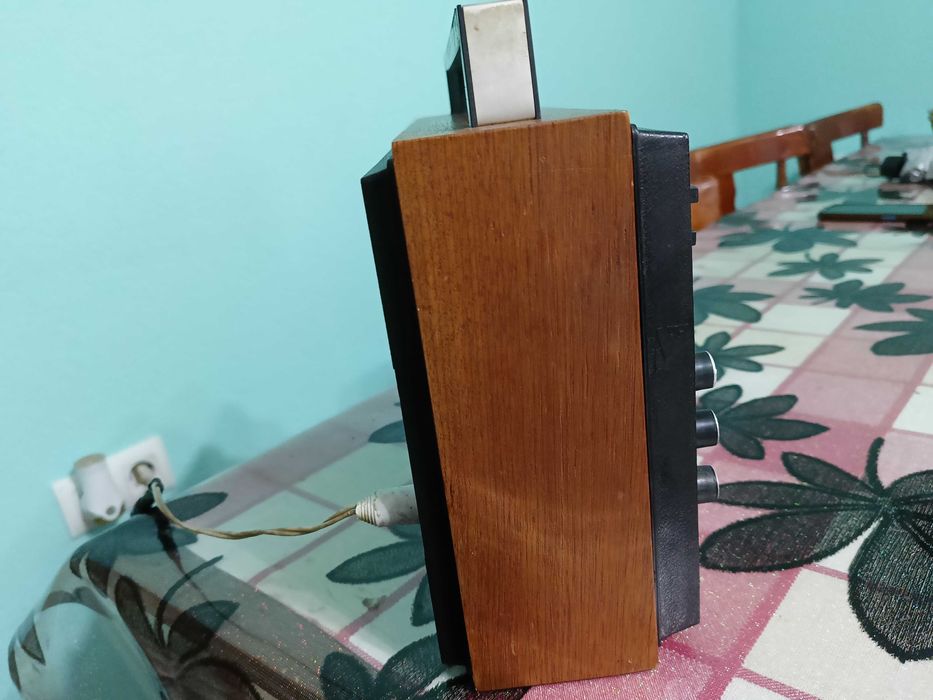 Vind radio vechi Selena B215