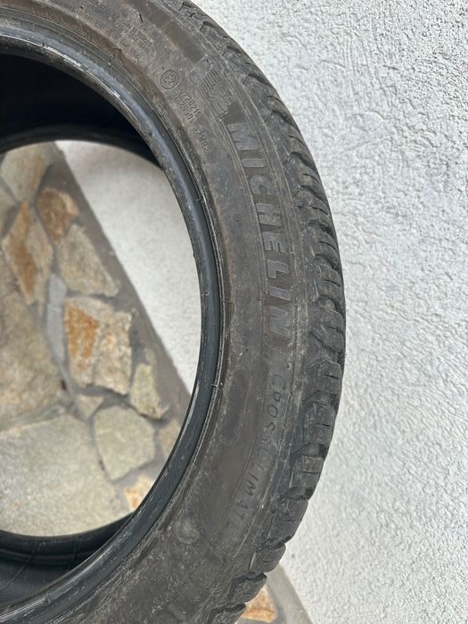 215/45/17,michelin.,dot 2922,нова