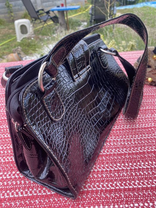 Дамска лачена ретро  чанта