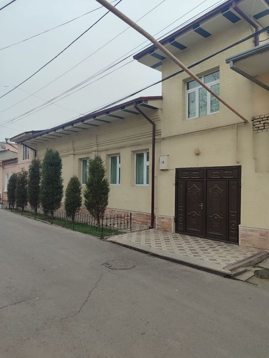 Sentrda uy sotiladi