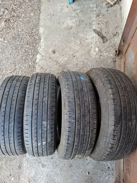 Продам шины 215/65/16 гудиер