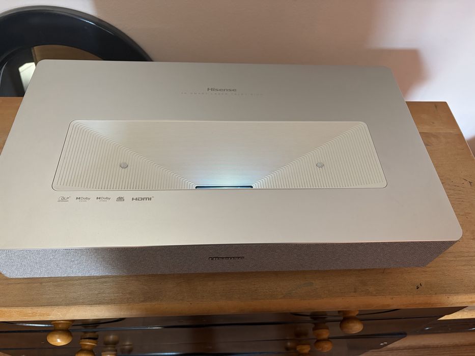 Hisense LASER TV UHD100L5HD 4k ULTRA HD 254 cm  (videoproiector) garantie inca 1 an si 6 luni la altex