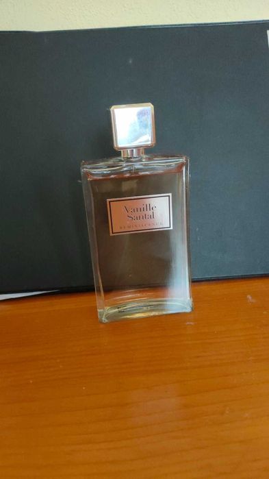 Продавам парфюм Vanilia Santal