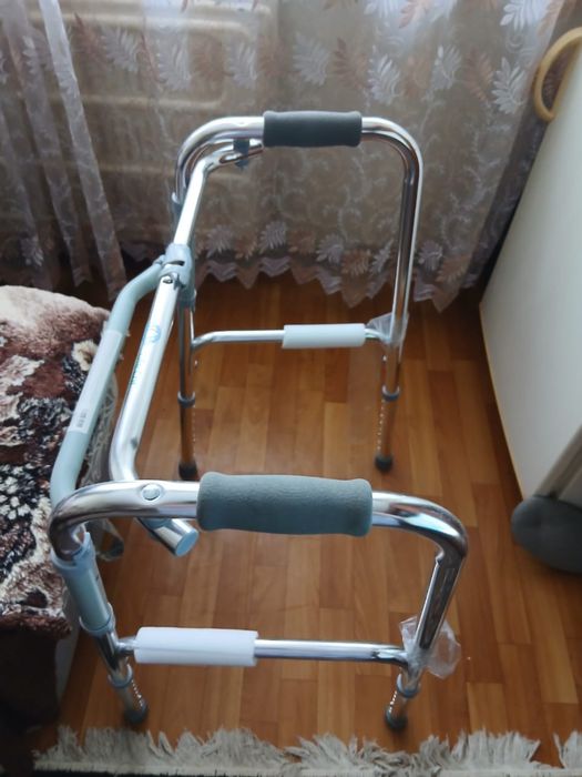 Ходунки,питание,памперсы,пеленки