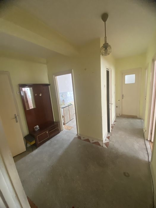 Vând apartament 3 camere