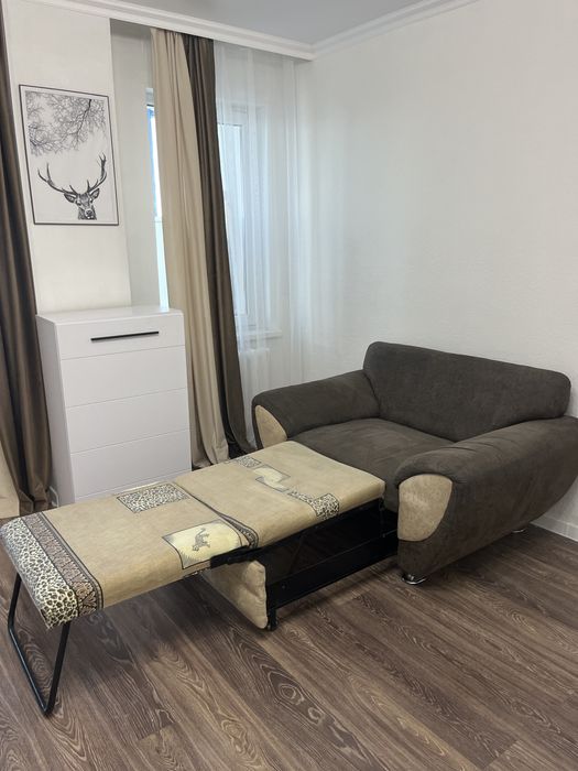 Продам диван 1,65м 10тыс самовывоз/доставка