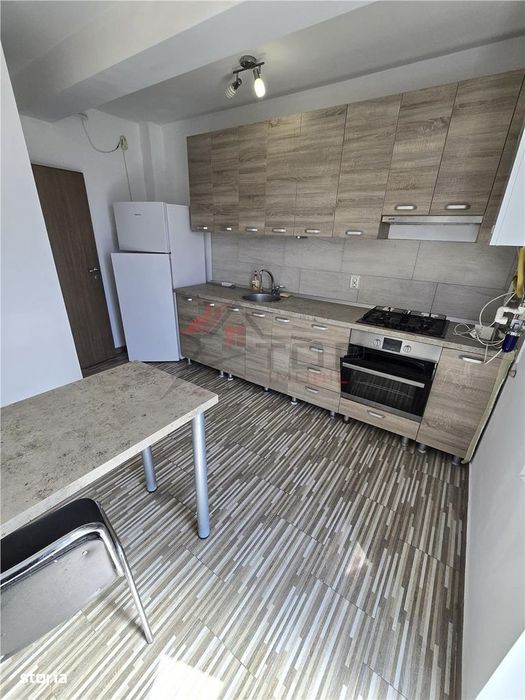 Apartament 3 camere decomandat+ parcare- Rediu