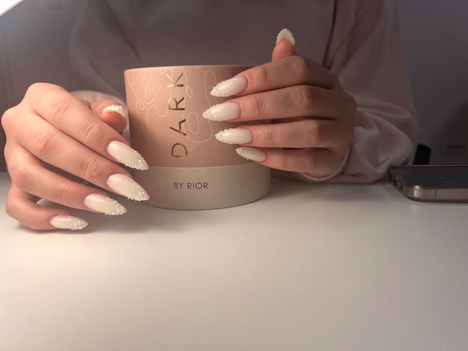 Маникюр и педикюр