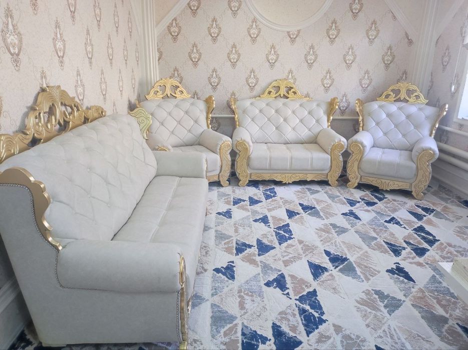 Ugolok Mebel Sotiladi