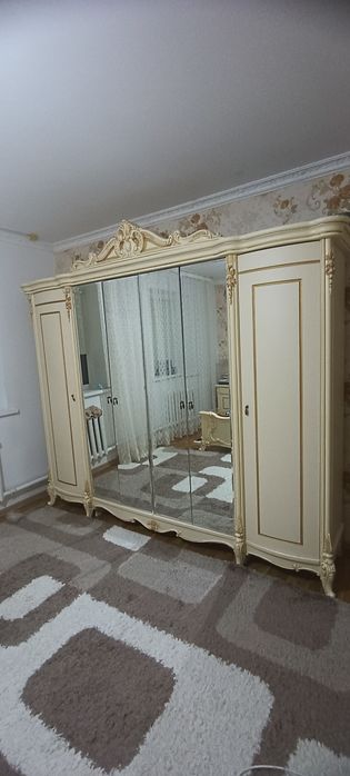 Спальние гарнитуры