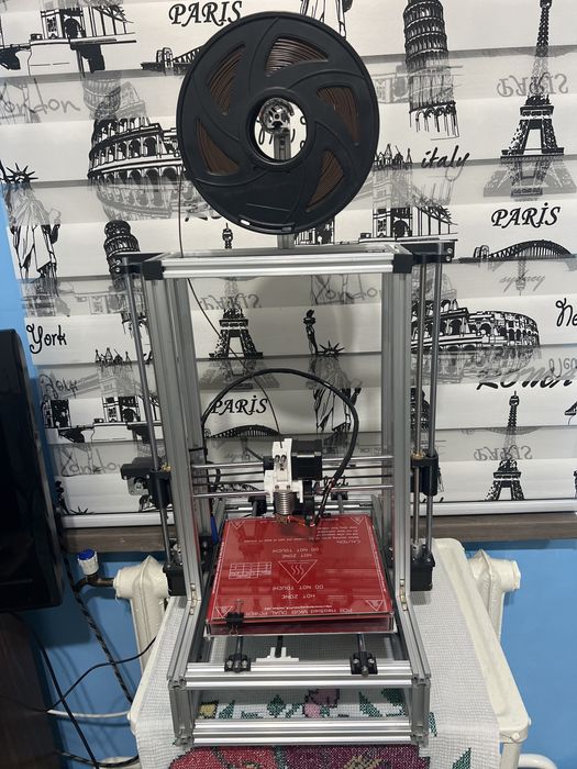 Продаю 3D принтер новый и работает