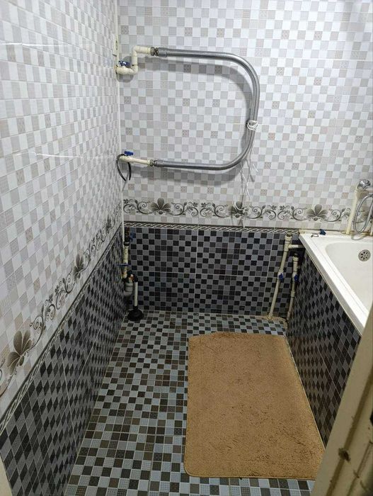 Дом продаётся (бывшие общежитие.)  2х комнатная 3-етаж