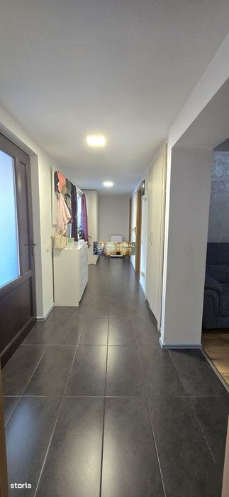 Casă cu 4 camere, 2 băi și 2 bucătării – zona Brătianu, lângă Lidl
