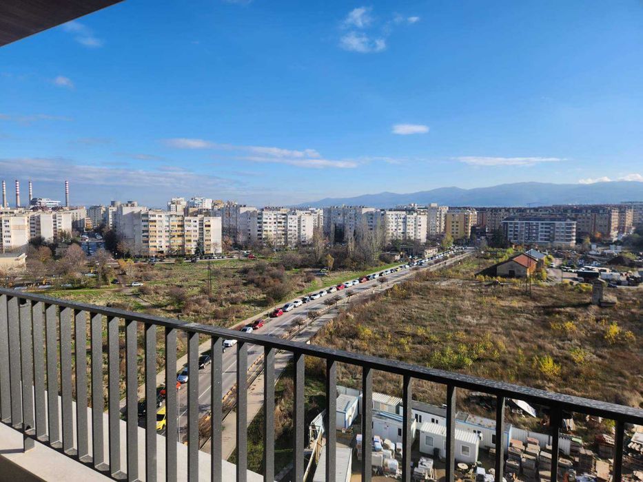 Продавам двустаен апартамент в затворен комплекс  жк. Дружба 2.  с АКТ 16 от октомври 2025г.
