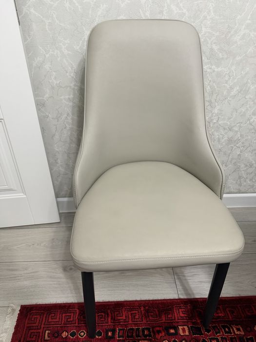 Срочно продам стулья!