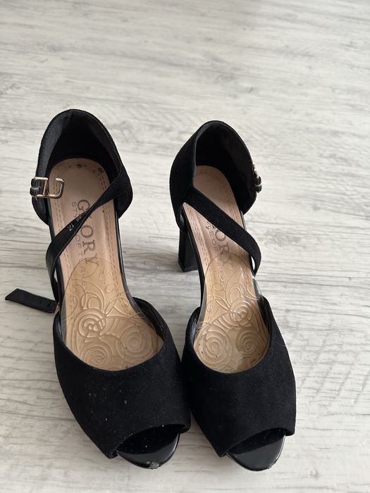 Продам туфли черные