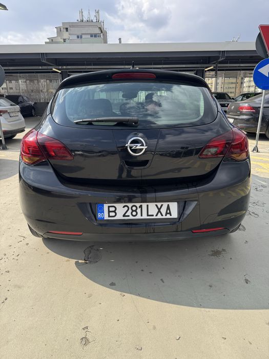 Opel Astra J  hatchback