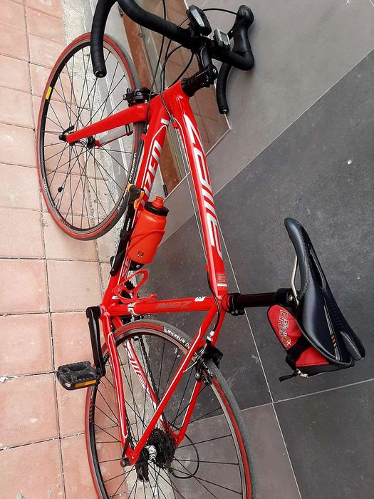 Шосеен велосипед Specialized