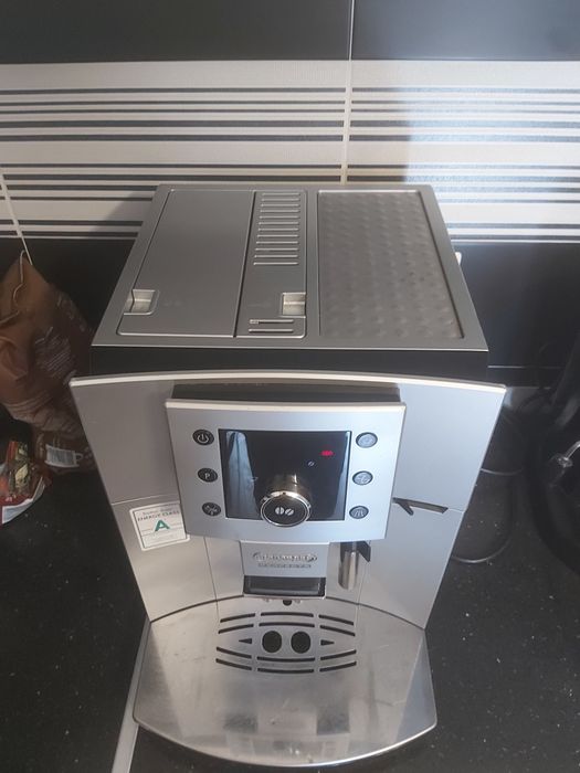 Aparat cafea delonghi