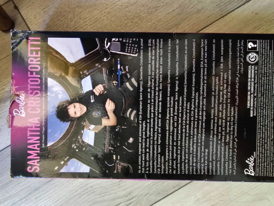 Колекционерска кукла Barbi космонавт-Samantha Cristoforetti