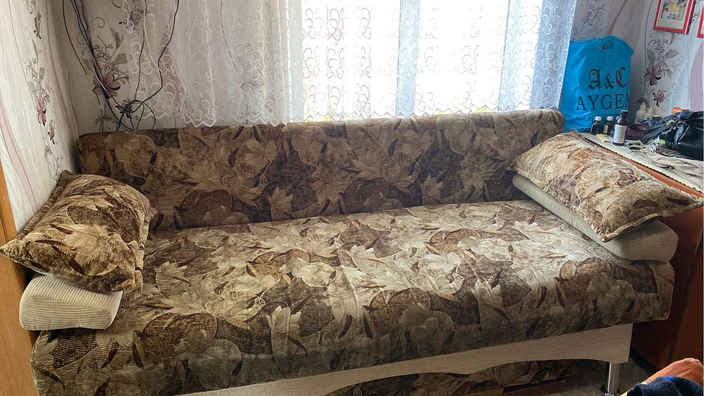 Продам диван срочно