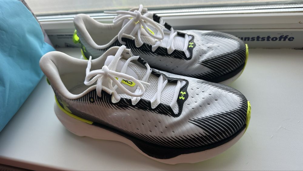 Кроссовки Under Armour размер 42