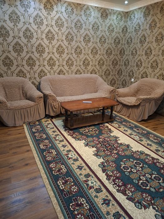 Продаётся дом(дача) в чарваке на 400кв.м