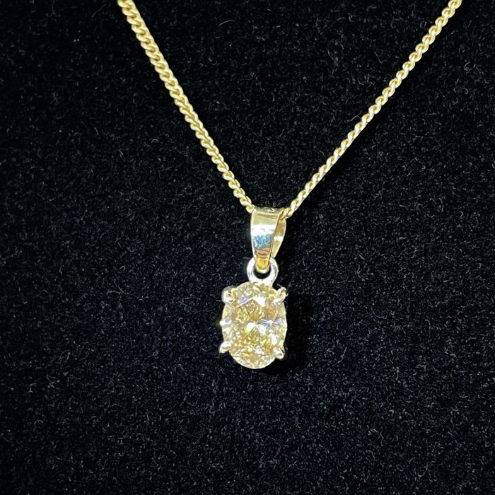 Златна висулка с естествен диамант, ръчна изработка, сертификат - нова