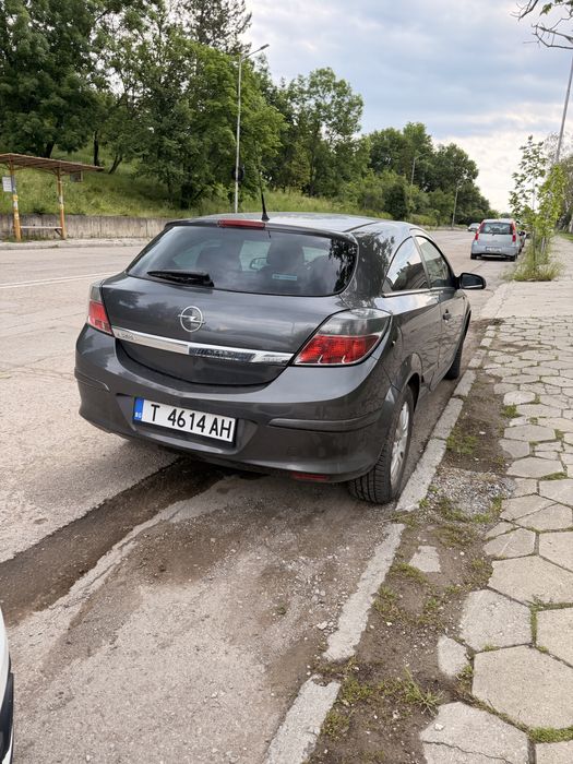 Продавам Opel Astra 1.6