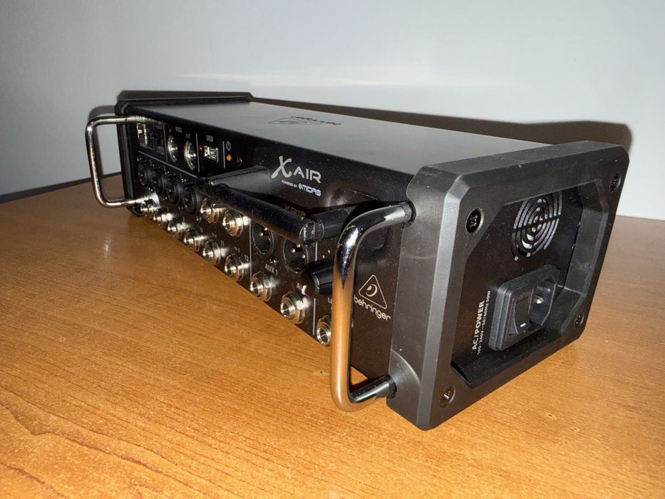 Mixer behringer digital xr12