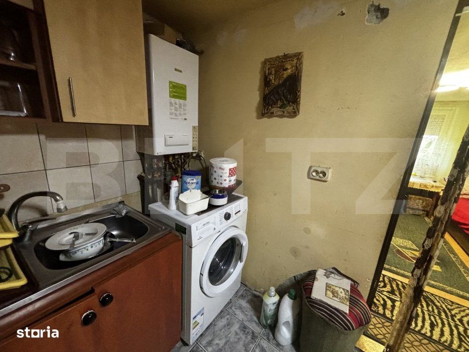 Casa de vanzare, cu 3 camere, 74 mp utili, zona Lucian Blaga