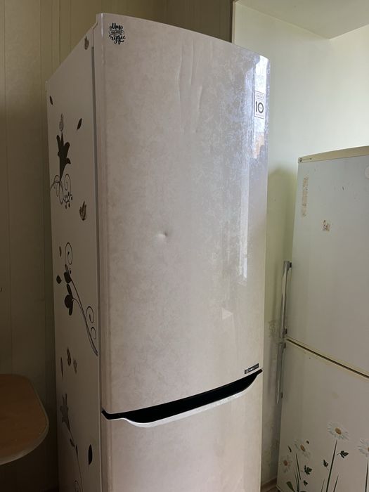 LG Холодильники продам срочны