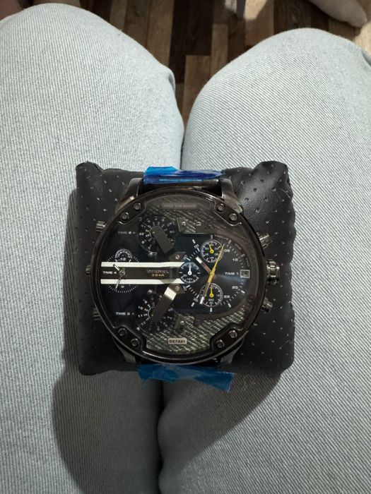 Продам новый оригинальные Часы Diesel DZ7331