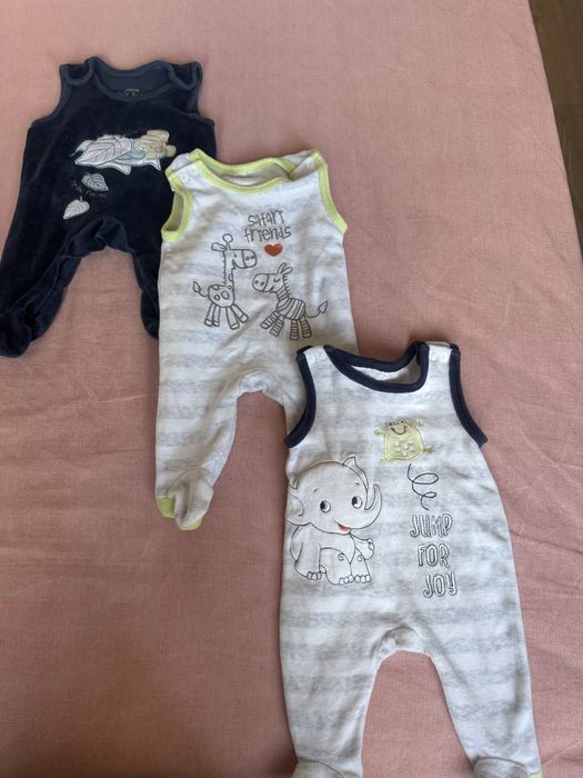 Бебешки ромпъри