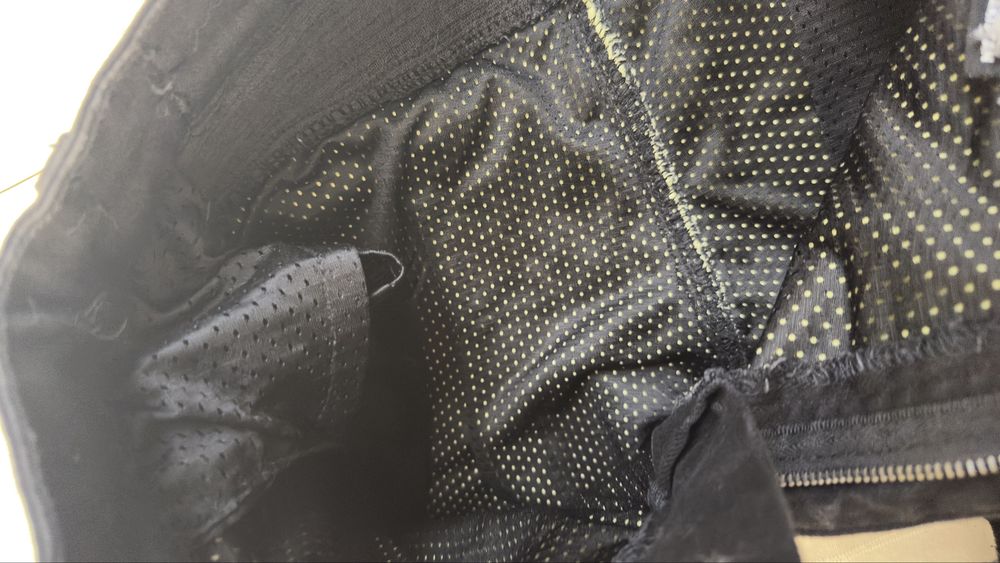 Vand Blugi Moto cu protectii