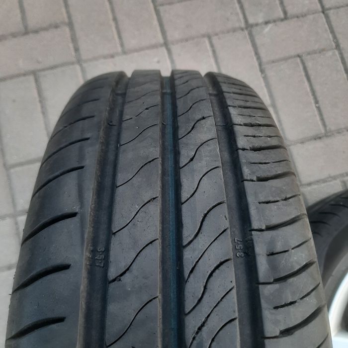 Продам 185 65 R15 шины с дисками комплект