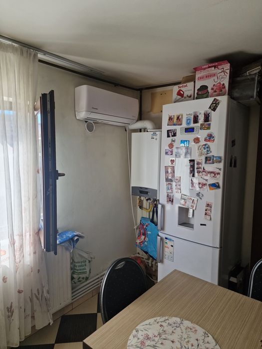 Vand apartament 3 camere, in zona Rovine