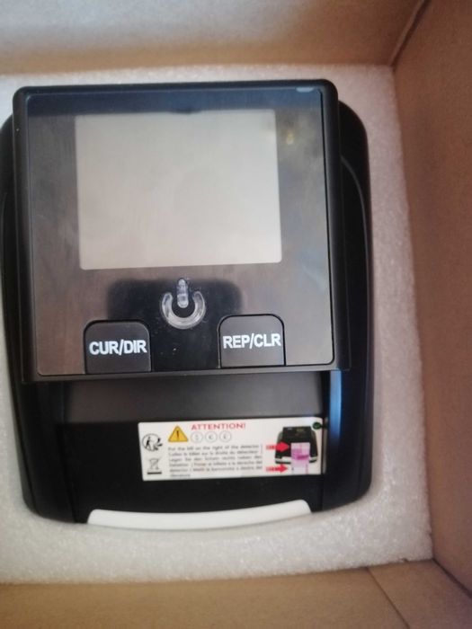 Детектор за фалшиви банкноти и брояч на пари 2в1