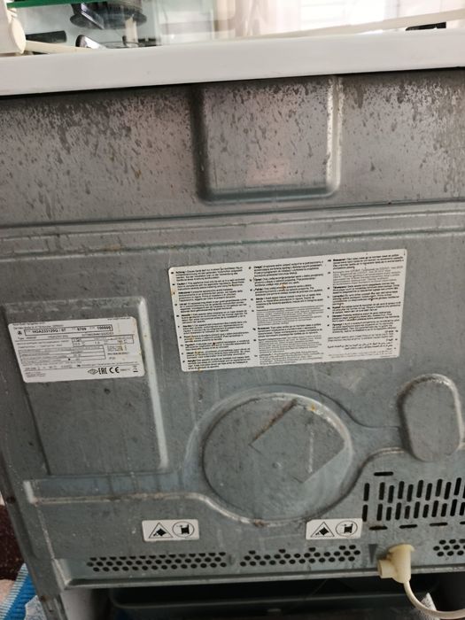 Продам газовую плиту.