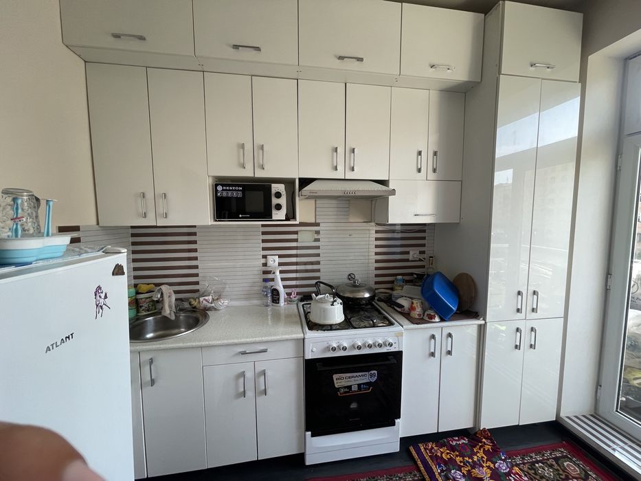 Сергилида уй сотилади 57.7 кв 2 хона балкониям бор