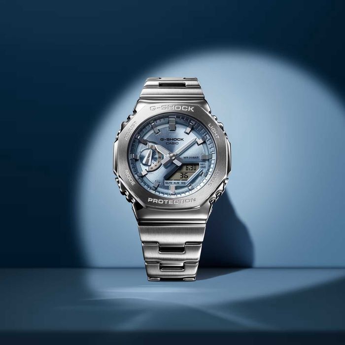Casio G-SHOCK GM-2110D-2A часы