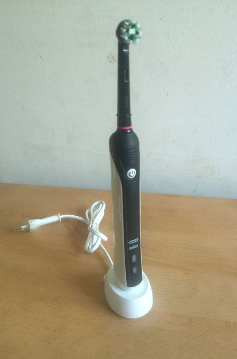 Periuța electrica Oral B