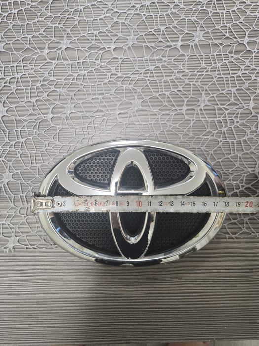 Емблема тойота TOYOTA