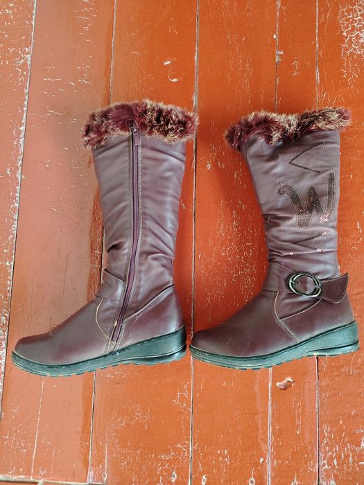 Зимние сапоги, привезённые из Казахстана