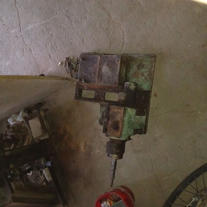 Burg'ulash stantsiyasi uchun stend     станина от сверлильного стоянка