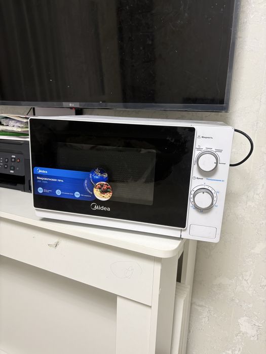 Микроволновая печь Midea MM720
